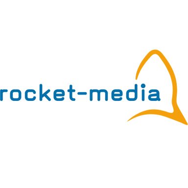 Logo von Rocket Media mit blauer Schrift und orangefarbenem grafischen Element.